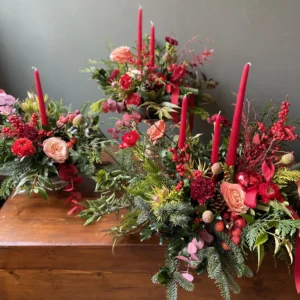 kado-flower-farm-centrotavola-classico-rosso-2-natale-2025-fiori-piacenza kado-flower-farm-centrotavola-classico-rosso-2-natale-2025-fiori-piacenza